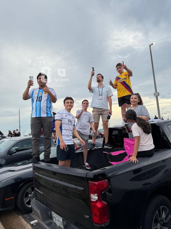 罗马诺：19岁前锋桑加雷预计今夏离开曼城，多家俱乐部接洽